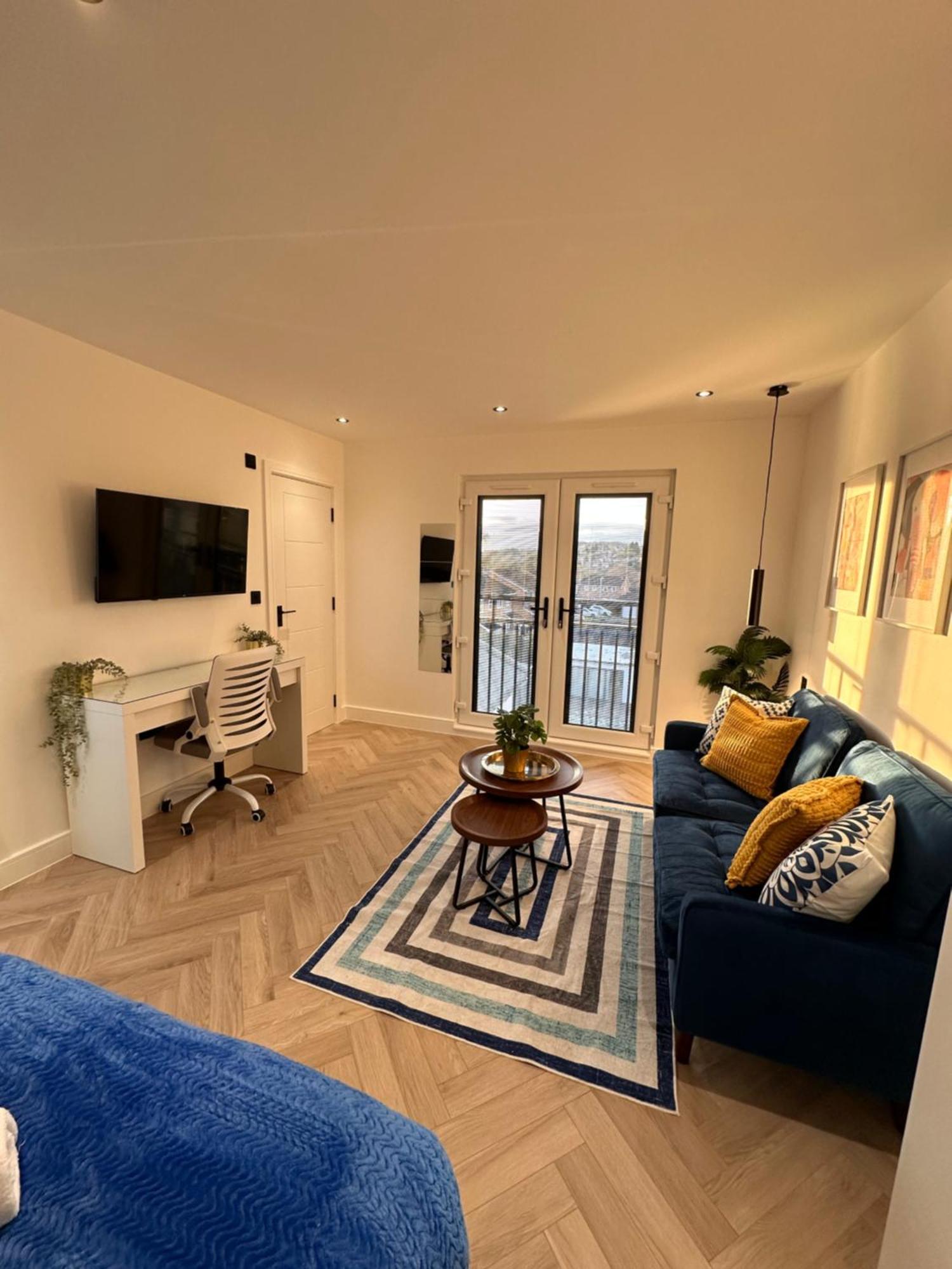 R5 - Luxury Private Ensuite Self-Contained Room - Newly Renovated Halesowen Εξωτερικό φωτογραφία