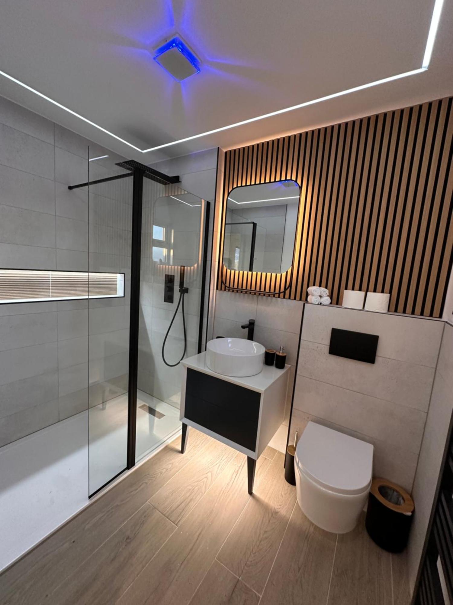 R5 - Luxury Private Ensuite Self-Contained Room - Newly Renovated Halesowen Εξωτερικό φωτογραφία