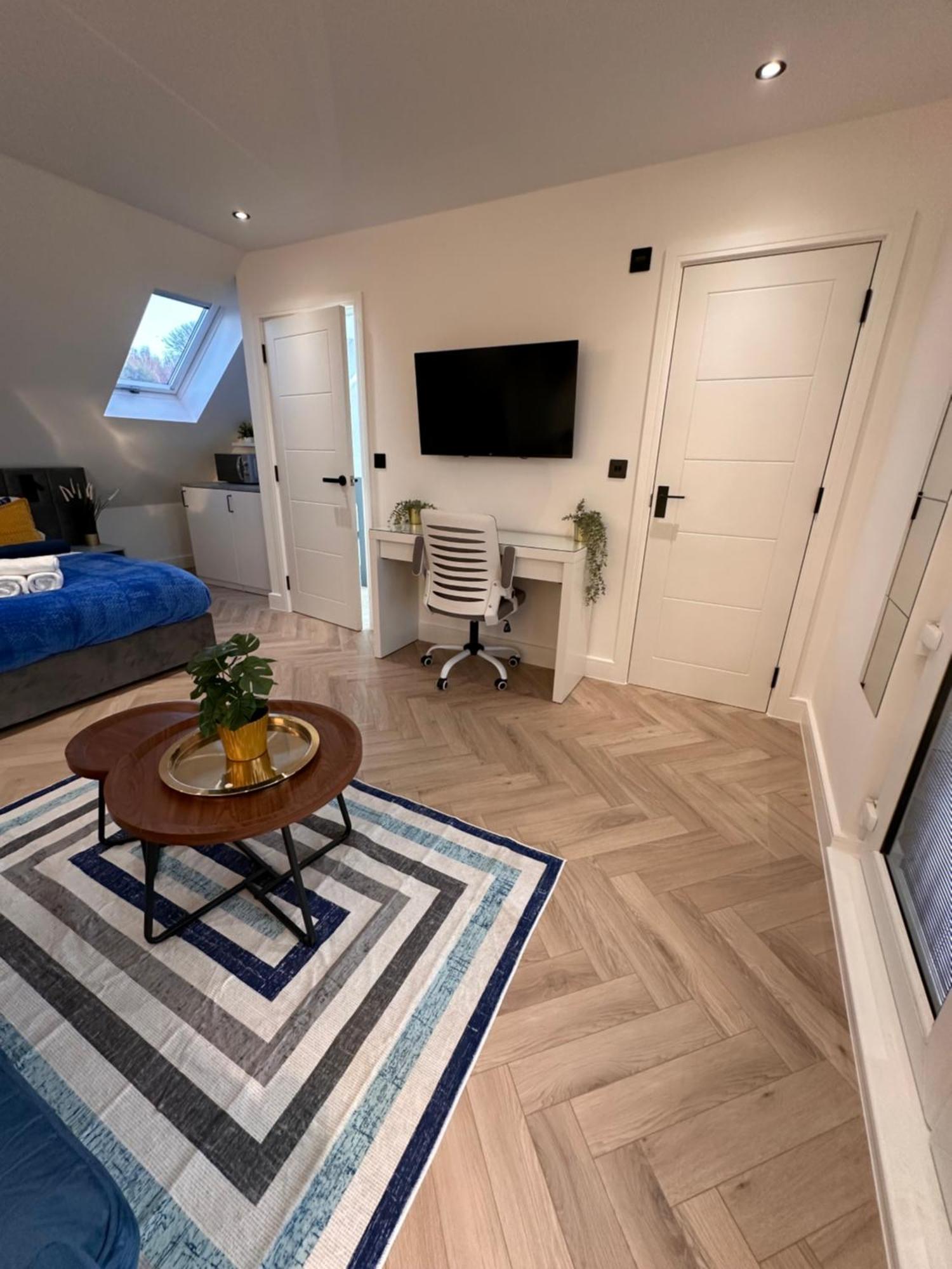 R5 - Luxury Private Ensuite Self-Contained Room - Newly Renovated Halesowen Εξωτερικό φωτογραφία