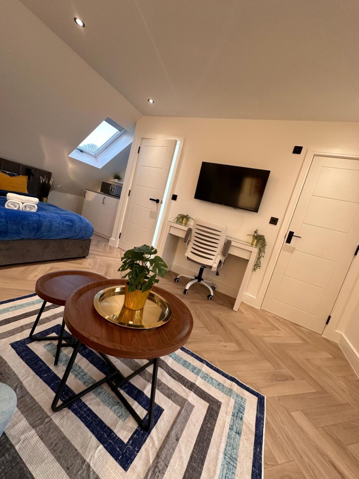 R5 - Luxury Private Ensuite Self-Contained Room - Newly Renovated Halesowen Εξωτερικό φωτογραφία
